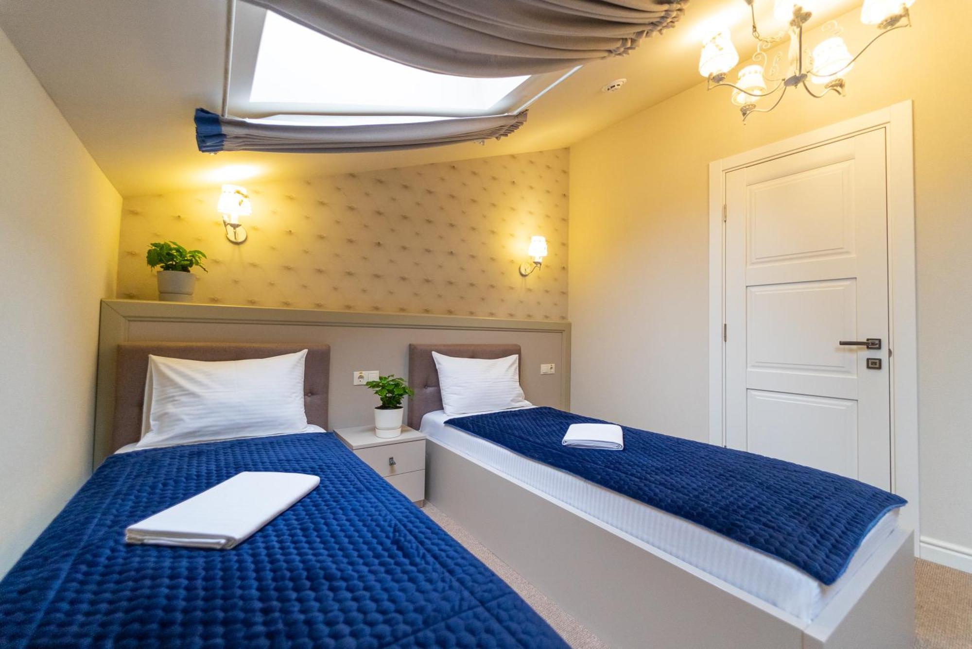 אודסה Maner Hotel מראה חיצוני תמונה