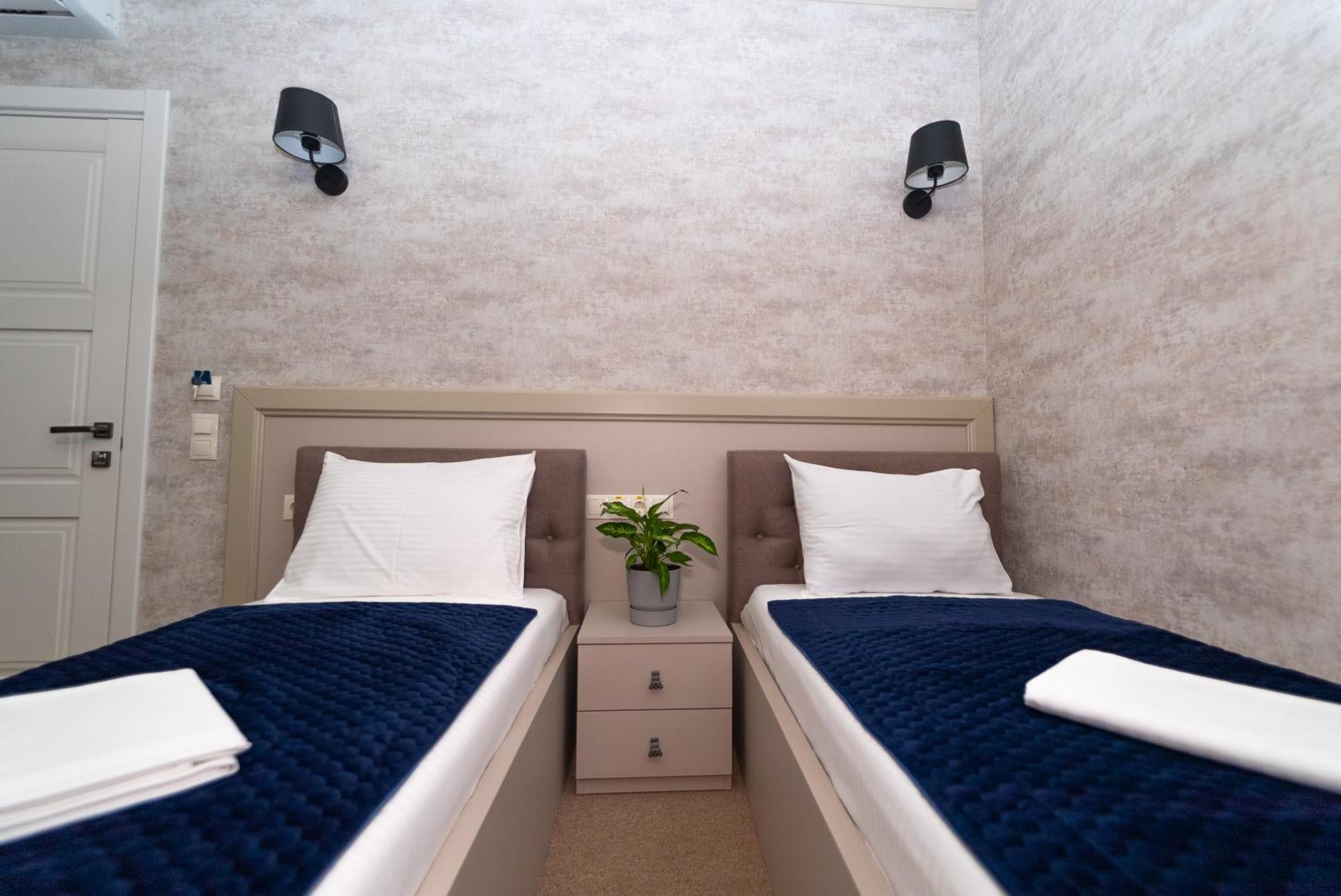 אודסה Maner Hotel מראה חיצוני תמונה